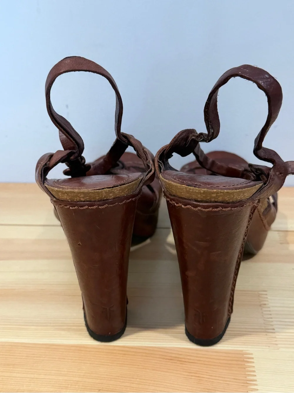 FRYE Grace Woven T-Strap Platform Block Heel Sandals | Brown | Size 10M